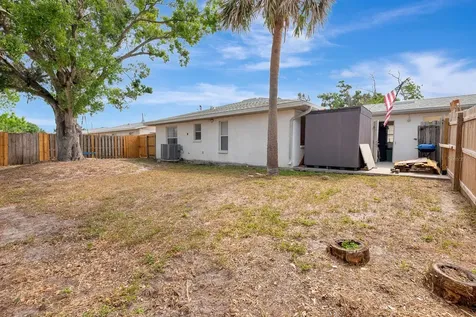 6528/ 6530 12th Street W Bradenton FL 34207