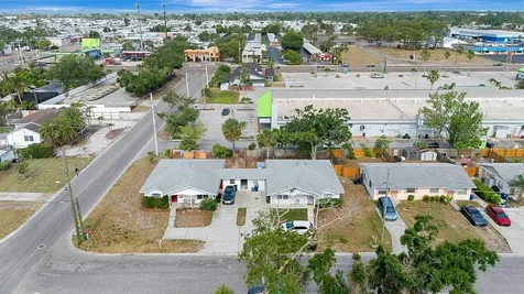 6528/ 6530 12th Street W Bradenton FL 34207