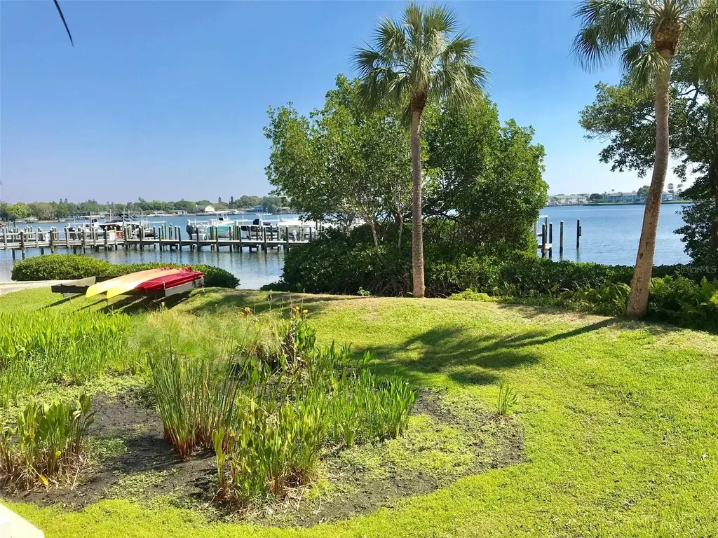 184 Banyan Bay Drive St Petersburg FL 33705