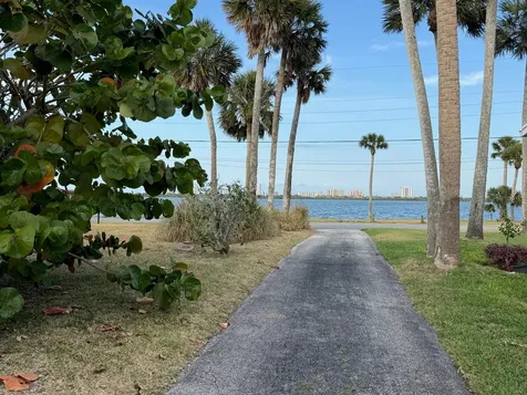 5018 Riverside Drive Port Orange FL 32127