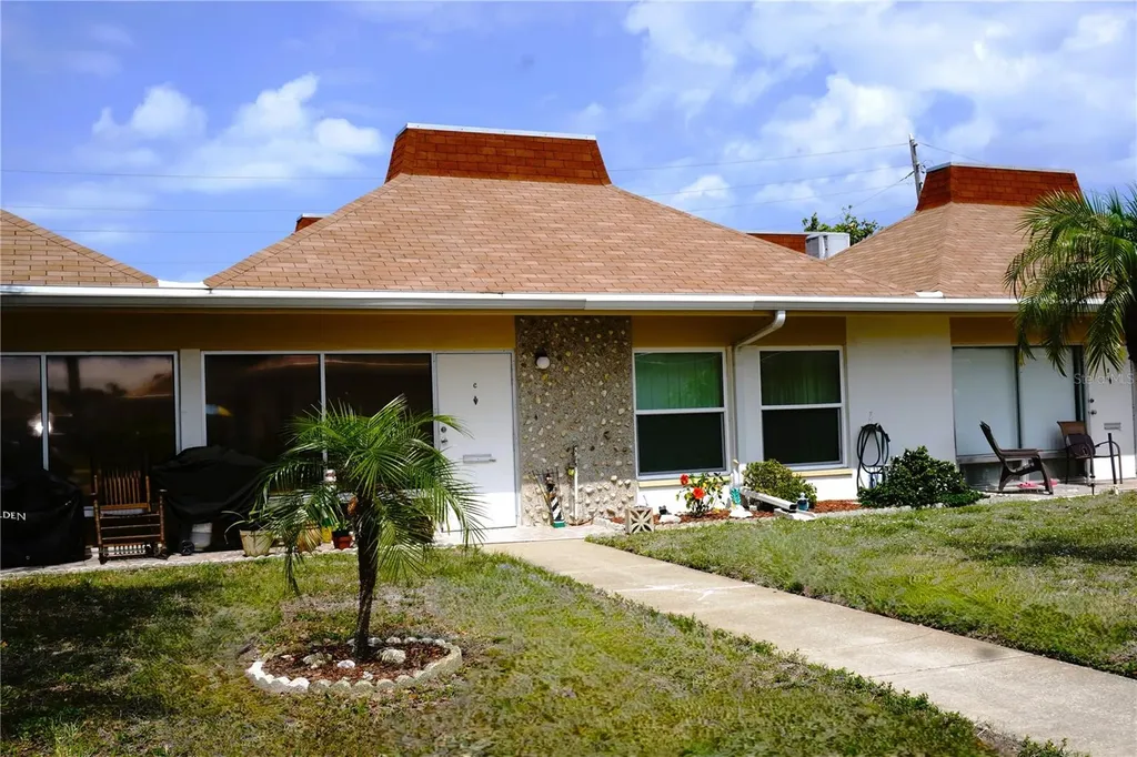 4345 Tahitian Gardens Circle Holiday FL 34691