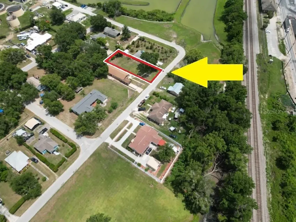 14306 1st Street Dade City FL 33525