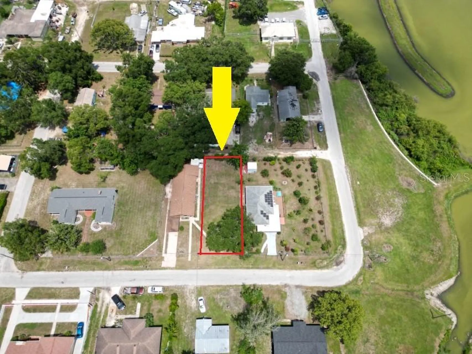 14306 1st Street Dade City FL 33525