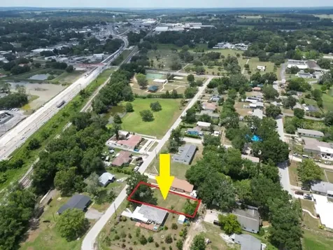 14306 1st Street Dade City FL 33525