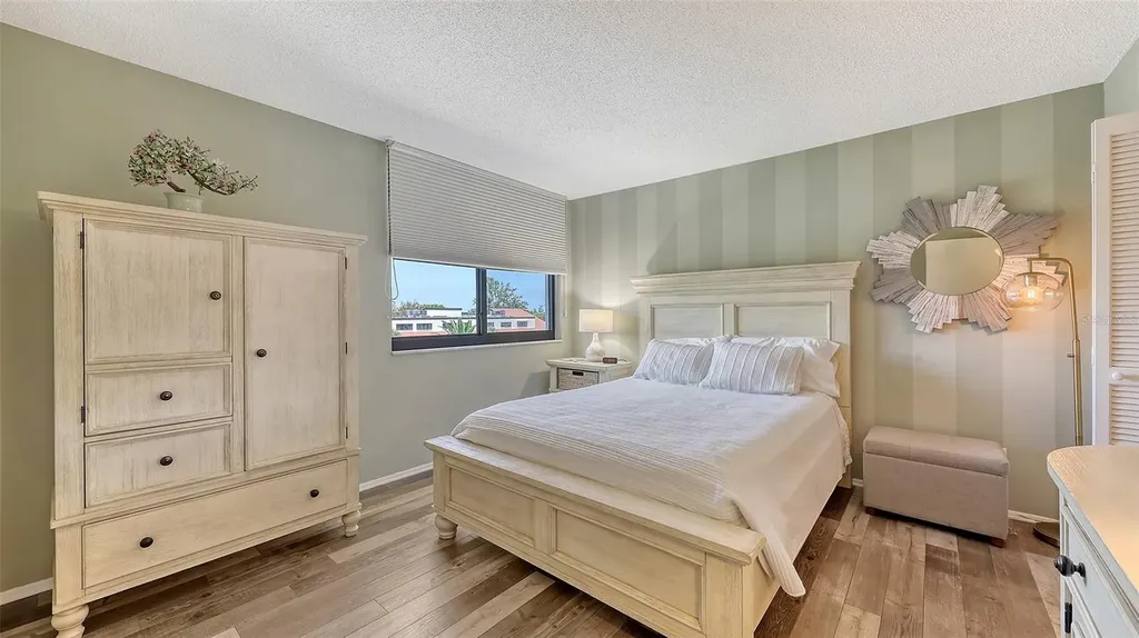 2045 Gulf Of Mexico Drive Longboat Key FL 34228