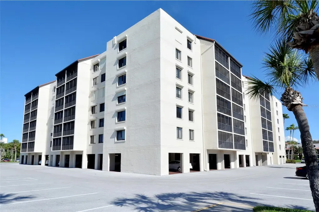 2045 Gulf Of Mexico Drive Longboat Key FL 34228