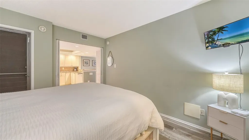 2045 Gulf Of Mexico Drive Longboat Key FL 34228
