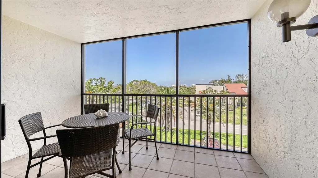 2045 Gulf Of Mexico Drive Longboat Key FL 34228