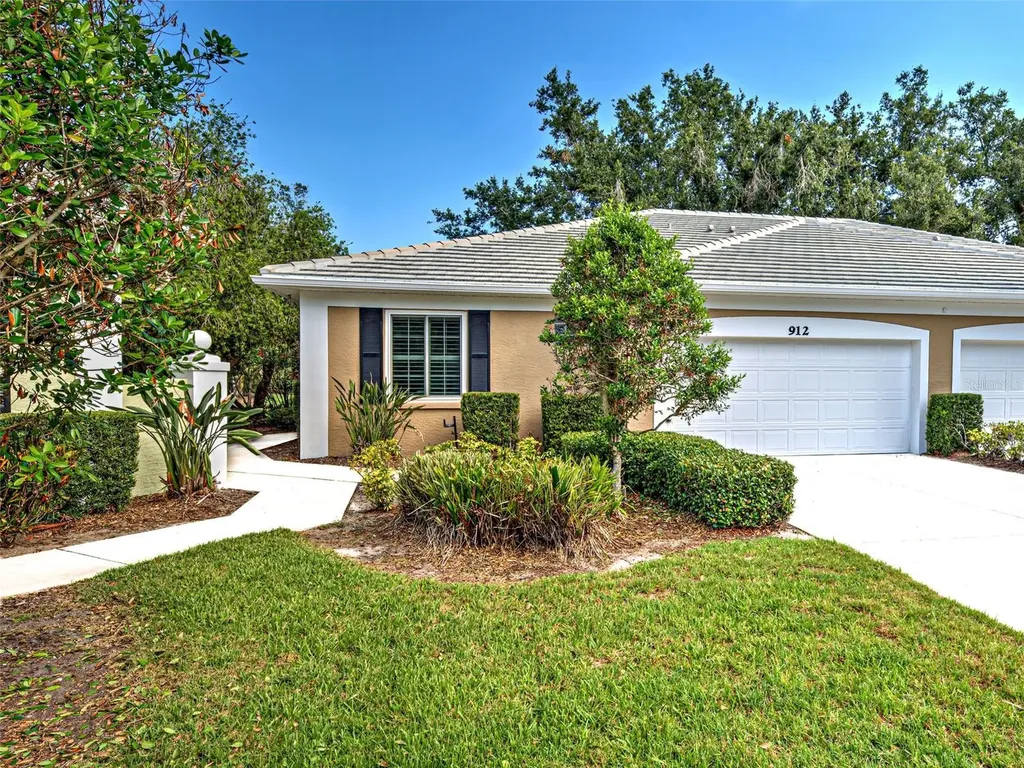 912 Barclay Court Venice FL 34293