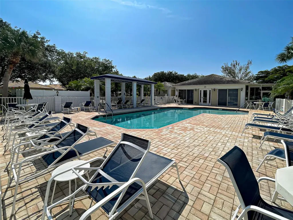 912 Barclay Court Venice FL 34293