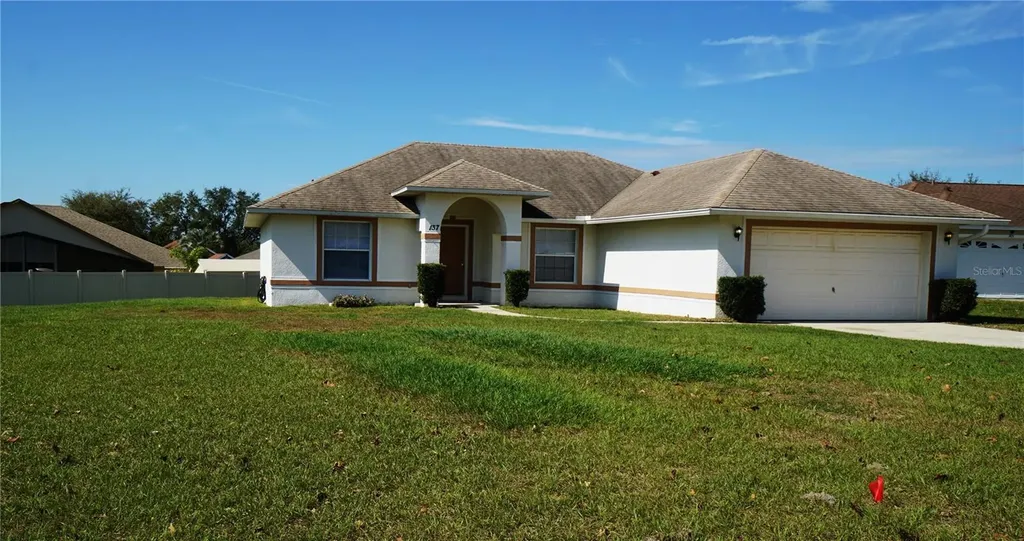 137 Country Lakes Circle Groveland FL 34736
