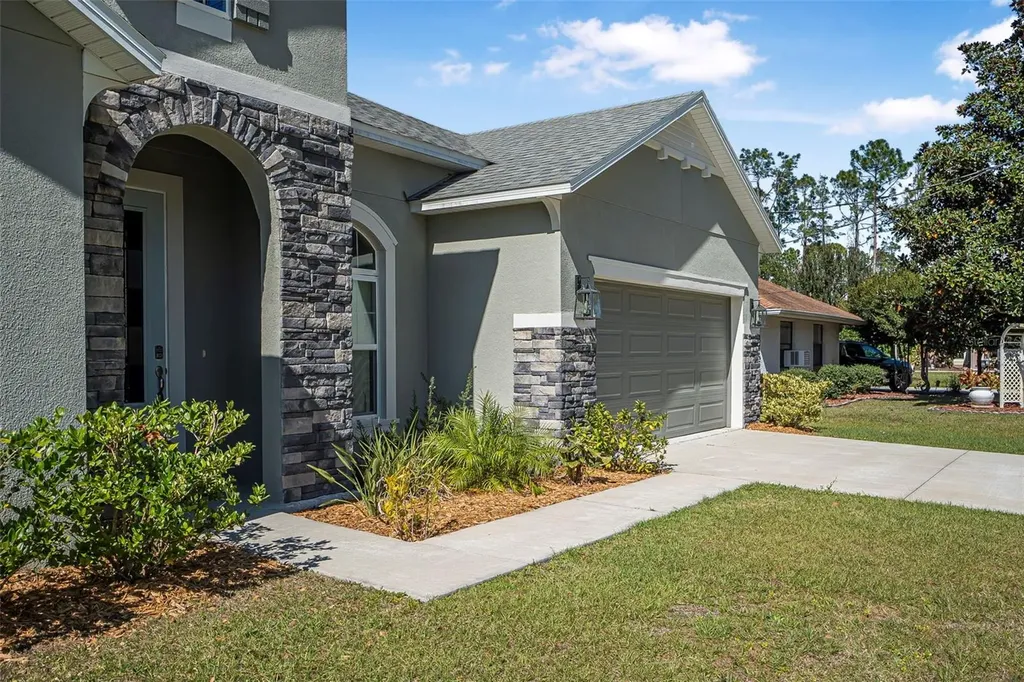5 Wayside Place Palm Coast FL 32164