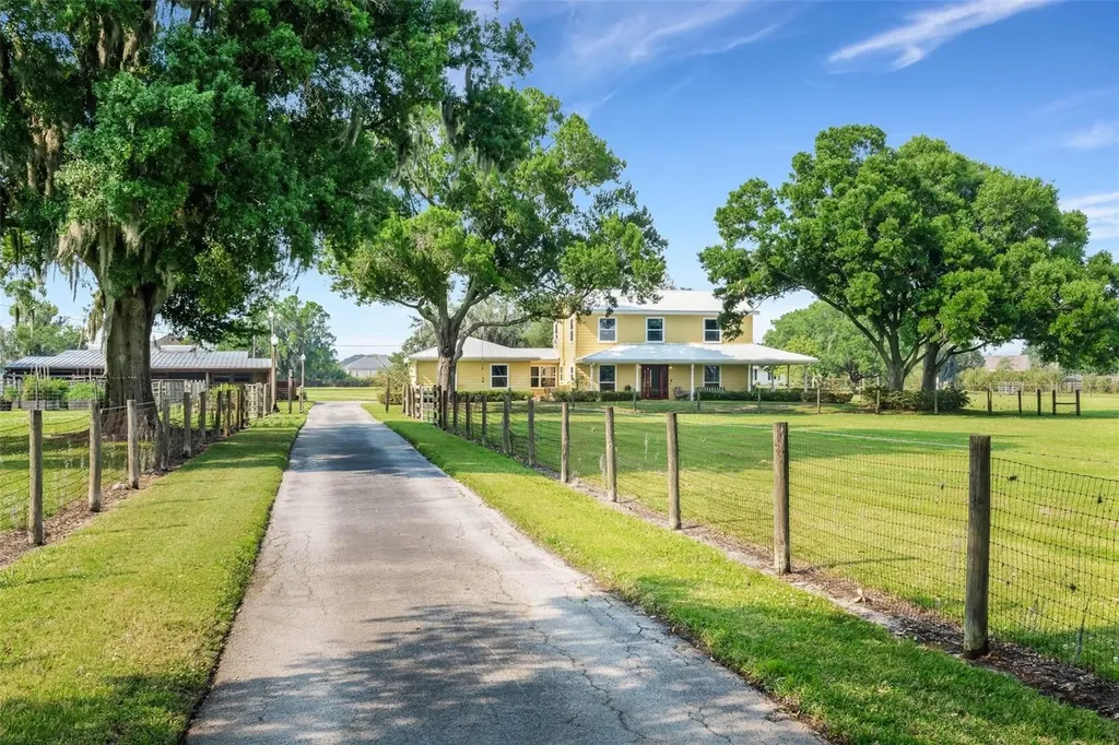 1722 Broken Arrow Trail N Lakeland FL 33813