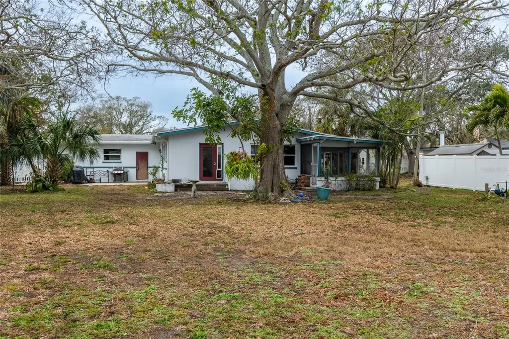 2744 45th Street S Gulfport FL 33711