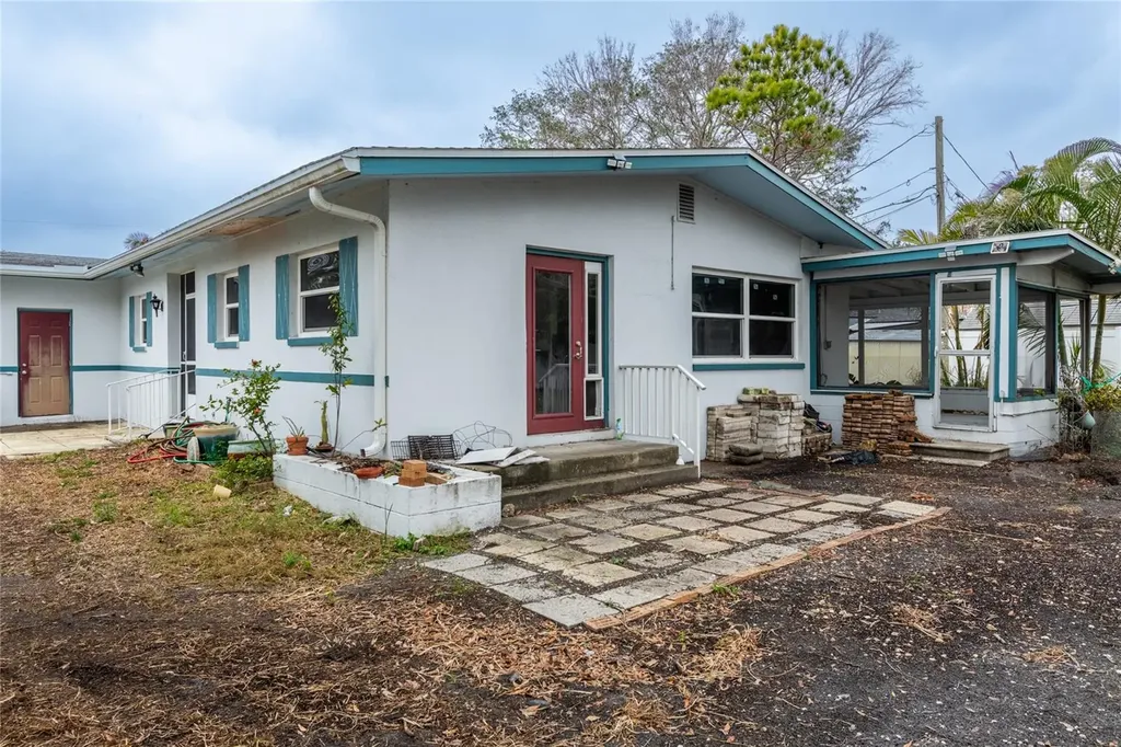 2744 45th Street S Gulfport FL 33711