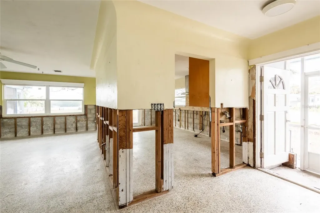 2744 45th Street S Gulfport FL 33711