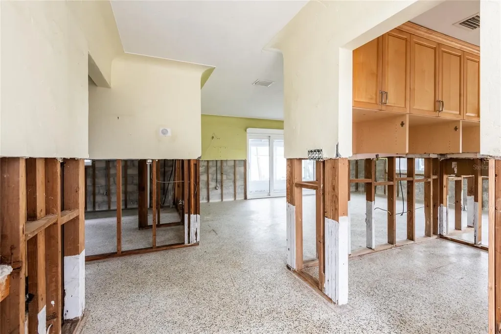 2744 45th Street S Gulfport FL 33711