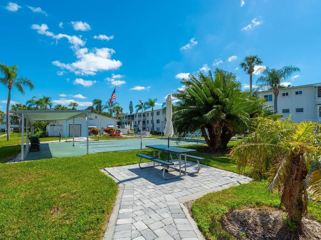 1853 Restful Drive Bradenton FL 34207