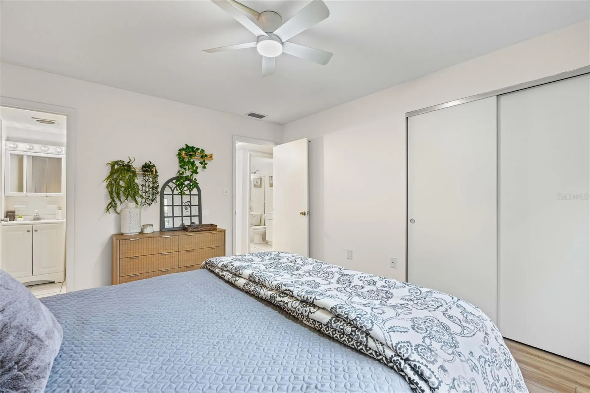 1853 Restful Drive Bradenton FL 34207