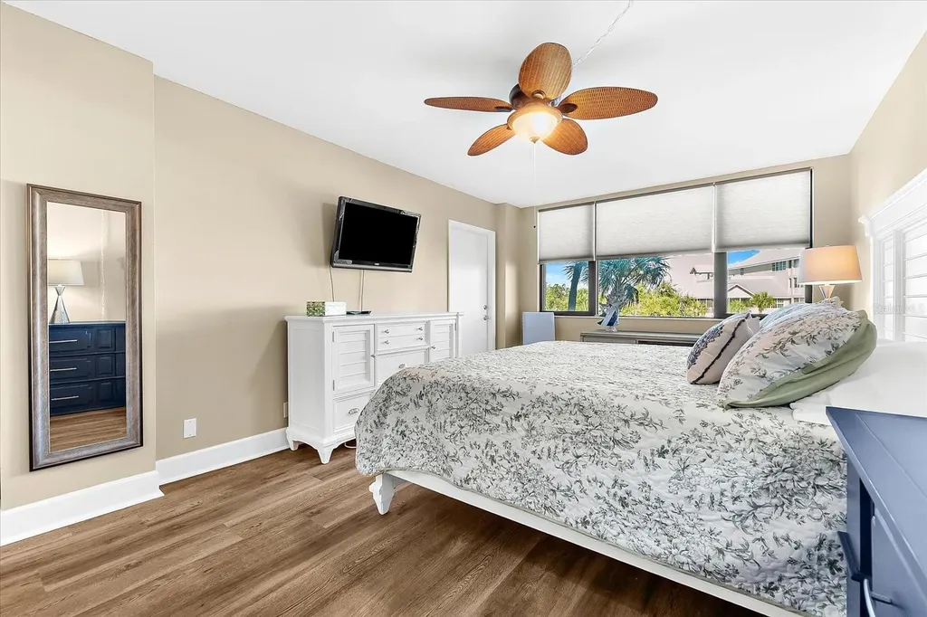 5855 Midnight Pass Road Sarasota FL 34242
