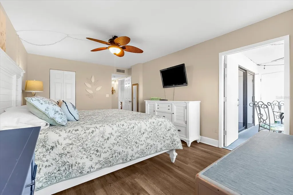 5855 Midnight Pass Road Sarasota FL 34242