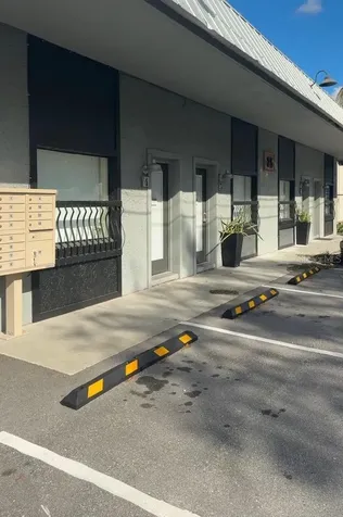 25 Drennen Road Orlando FL 32806