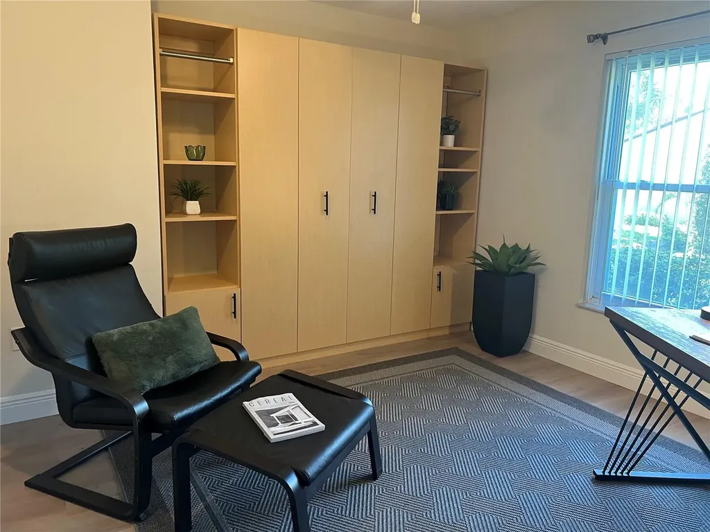 7213 Las Casas Drive Sarasota FL 34243