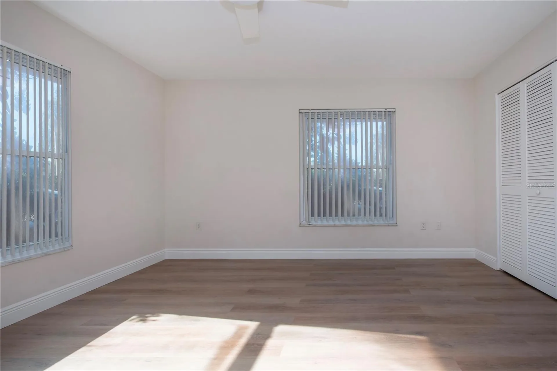 7213 Las Casas Drive Sarasota FL 34243