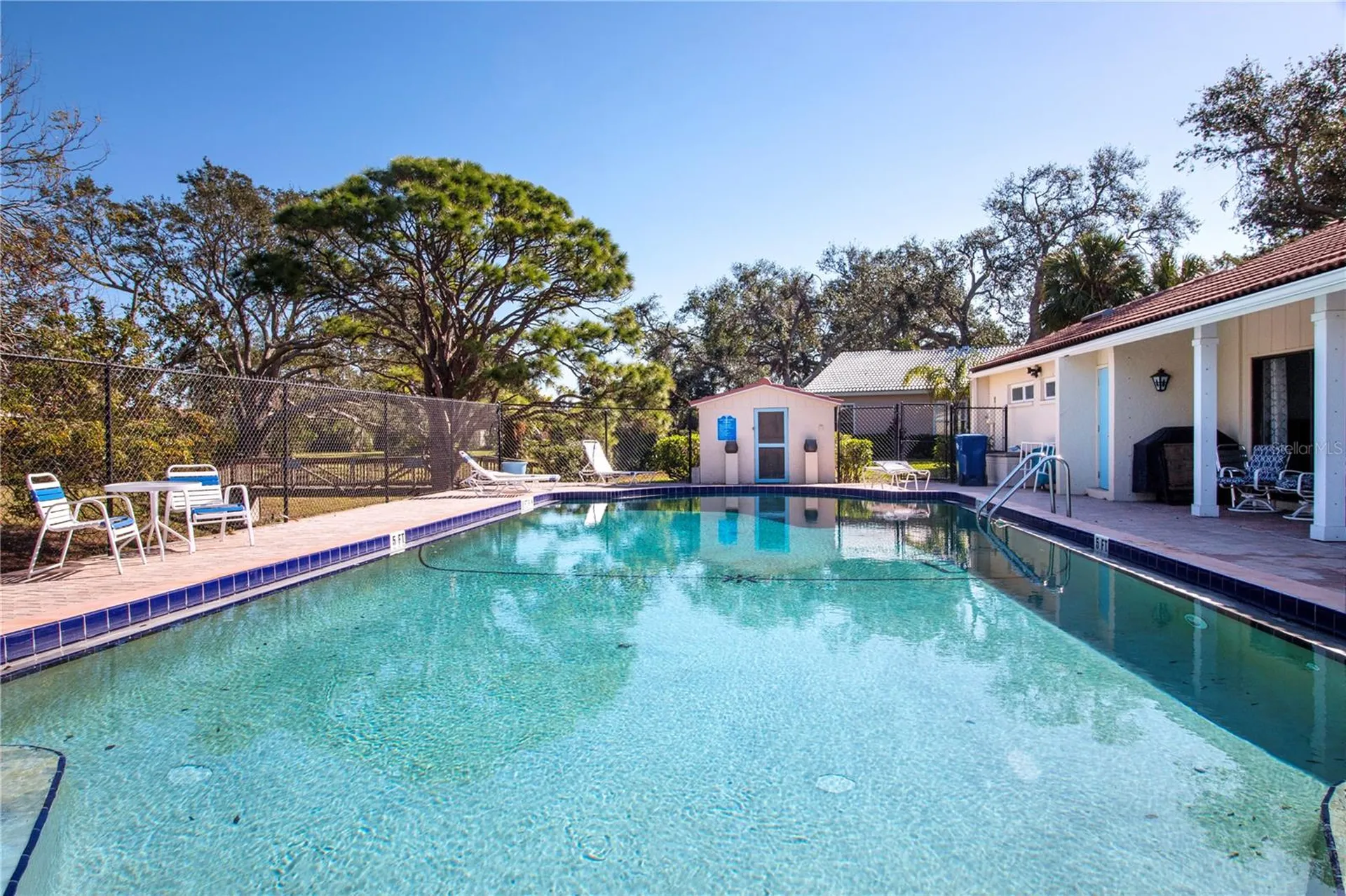 7213 Las Casas Drive Sarasota FL 34243