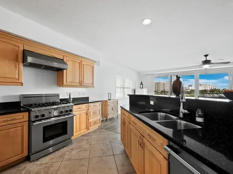 650 Golden Gate Point Sarasota FL 34236