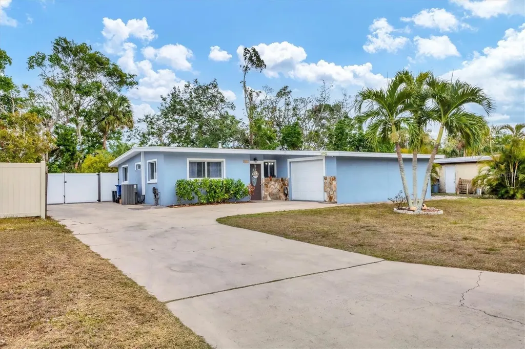 5715 20th Street W Bradenton FL 34207