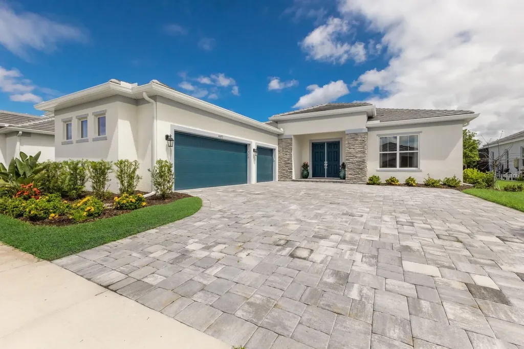 4697 Antrim Drive Sarasota FL 34240
