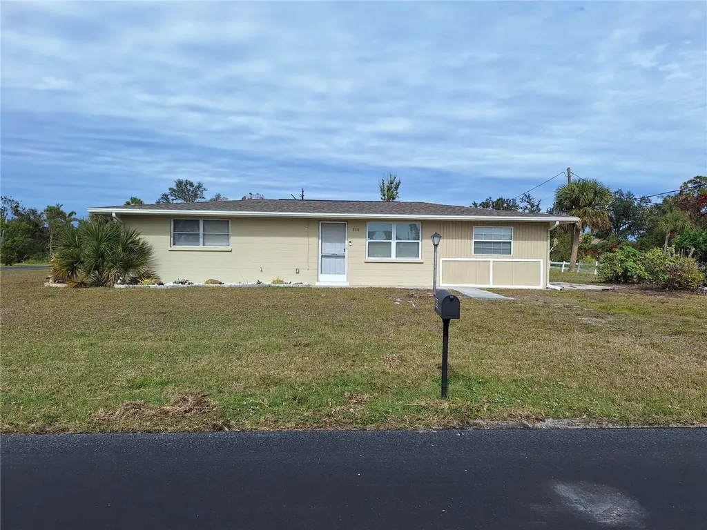 858 E 7th Street Englewood FL 34223