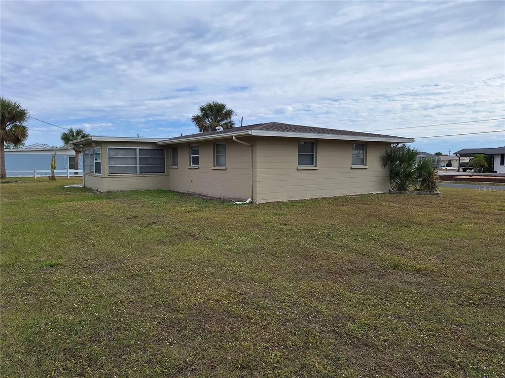 858 E 7th Street Englewood FL 34223