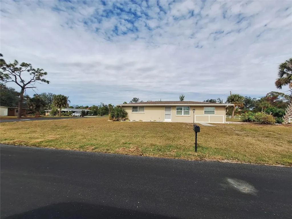 858 E 7th Street Englewood FL 34223
