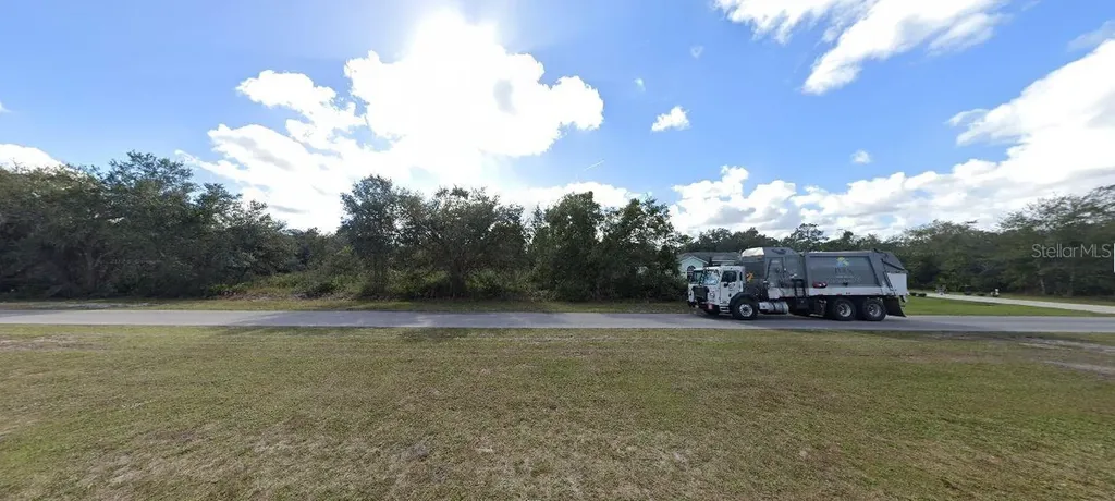 711 El Dorado Drive Indian Lake Estates FL 33855