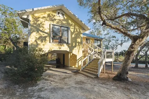 12631 Hodgson Avenue Cedar Key FL 32625
