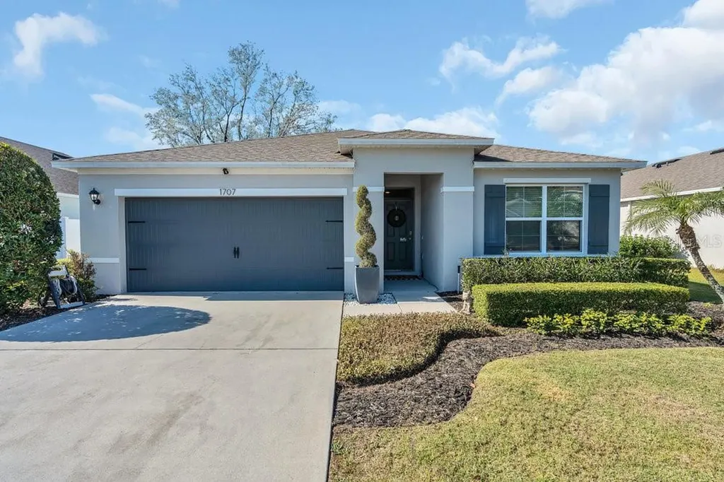 1707 Point O Woods Court Mount Dora FL 32757