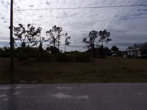 22 Medalist Terrace Rotonda West FL 33947