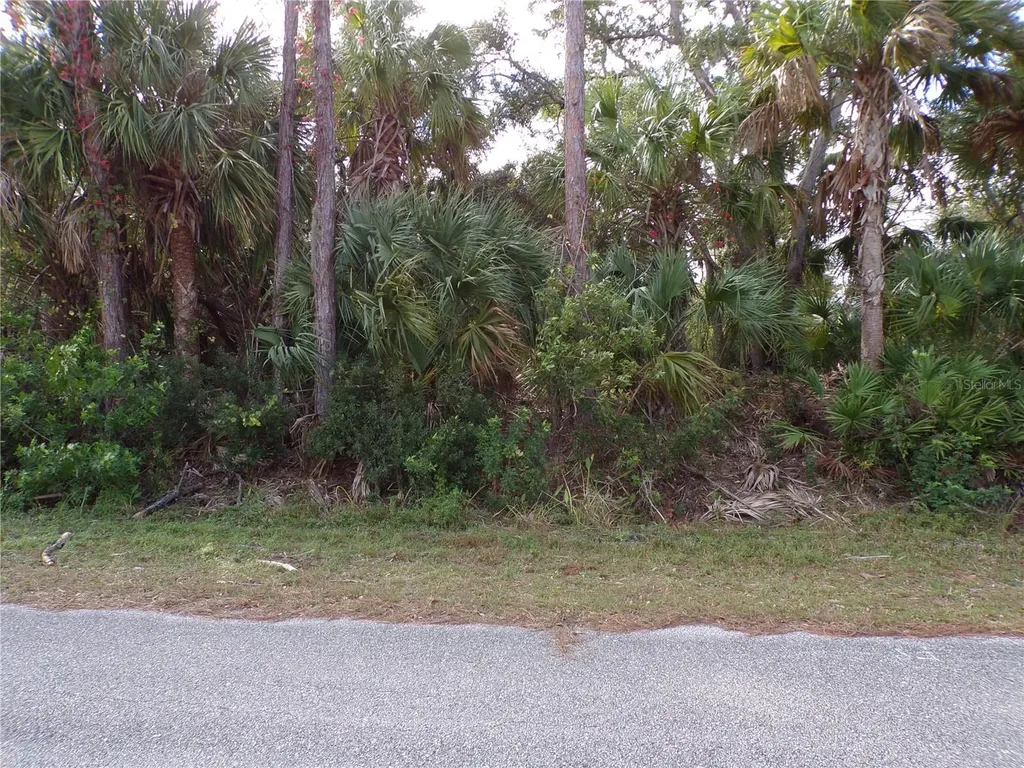 17461 Elmwood Avenue Port Charlotte FL 33948