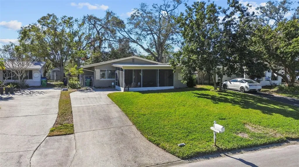 10600 Blossom Lake Drive Seminole FL 33772
