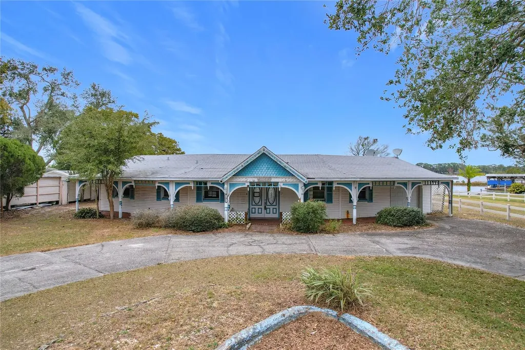 31316 Saunders Drive Tavares FL 32778