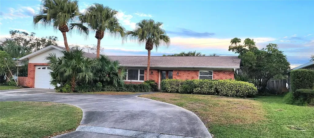 6773 14th Avenue N St Petersburg FL 33710