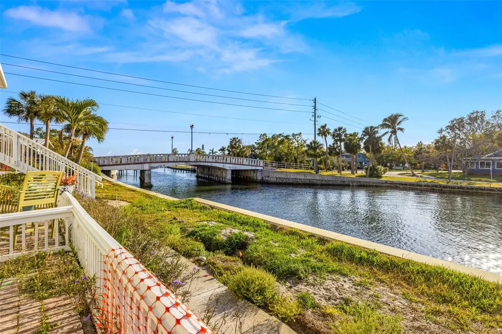 3889 Pompano Drive SE St Petersburg FL 33705