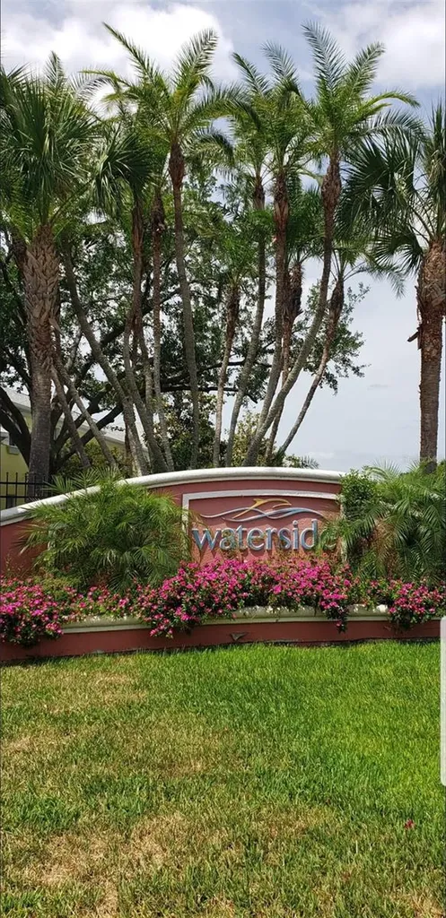 3889 Pompano Drive SE St Petersburg FL 33705
