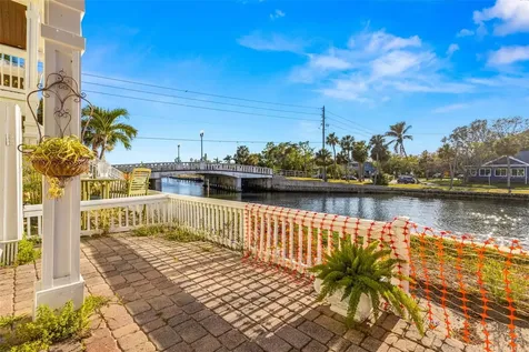 3889 Pompano Drive SE St Petersburg FL 33705