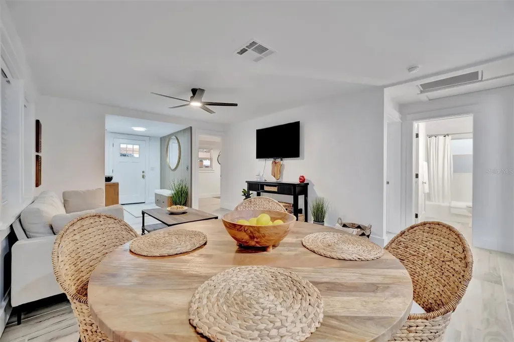 2713 4th Avenue W Bradenton FL 34205