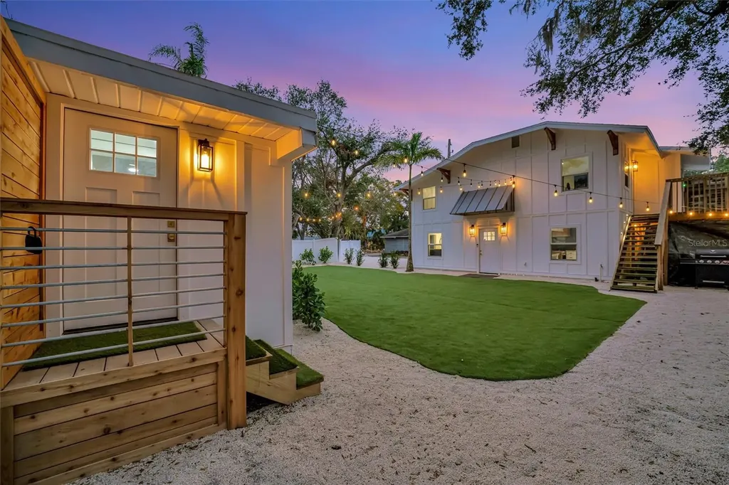2713 4th Avenue W Bradenton FL 34205