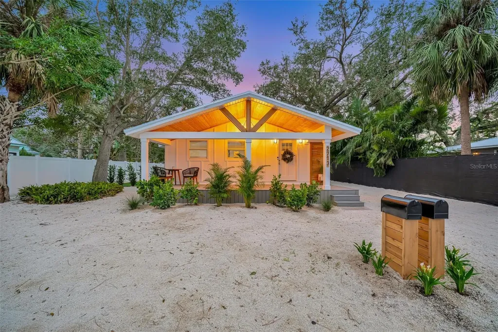 2713 4th Avenue W Bradenton FL 34205