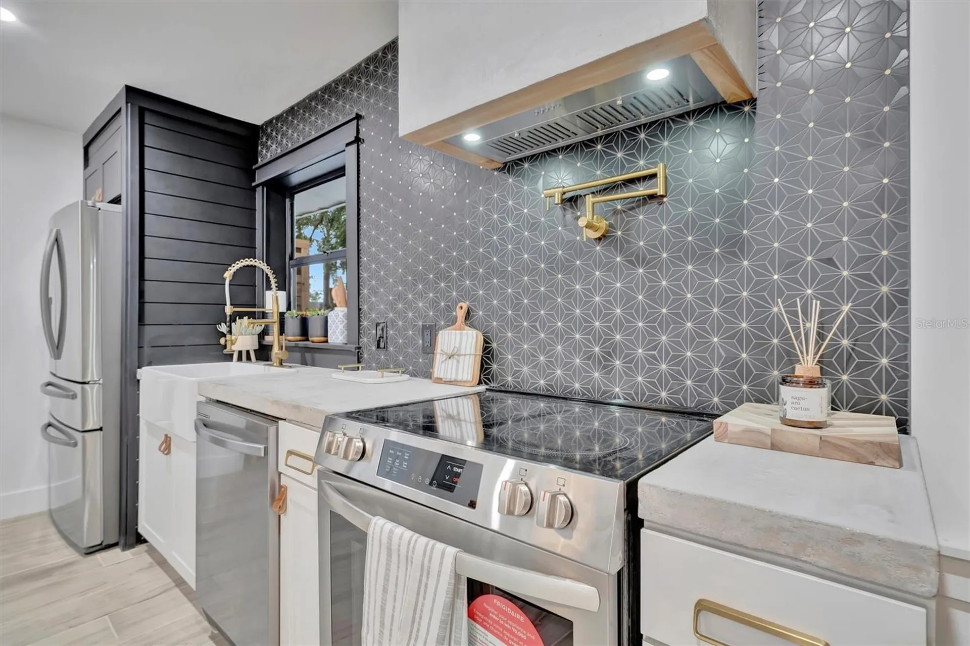 2713 4th Avenue W Bradenton FL 34205